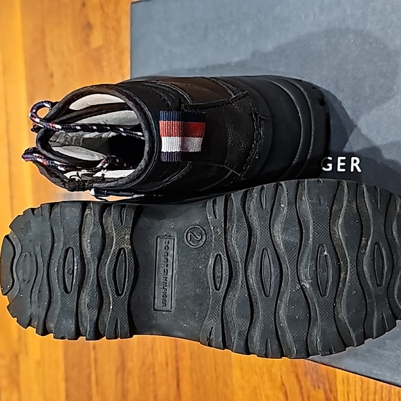 Tommy Hilfiger duck boots - Picture 12 of 12